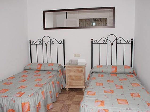 Apartamentos Mediterraneo Nerja Exteriör bild