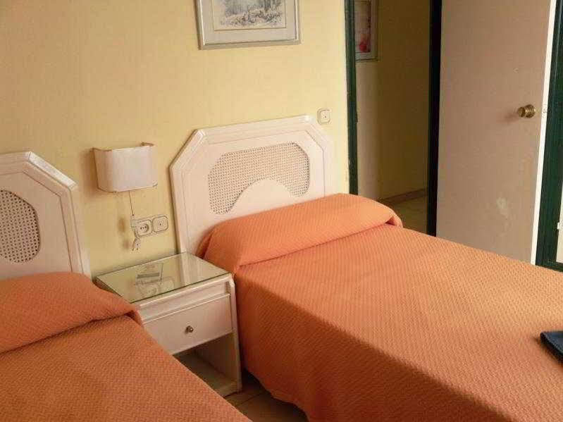 Apartamentos Mediterraneo Nerja Exteriör bild